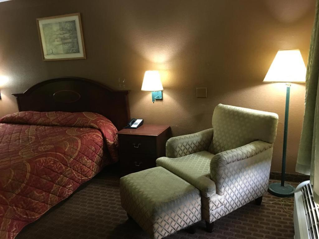 Relax Inn Кантон Екстериор снимка